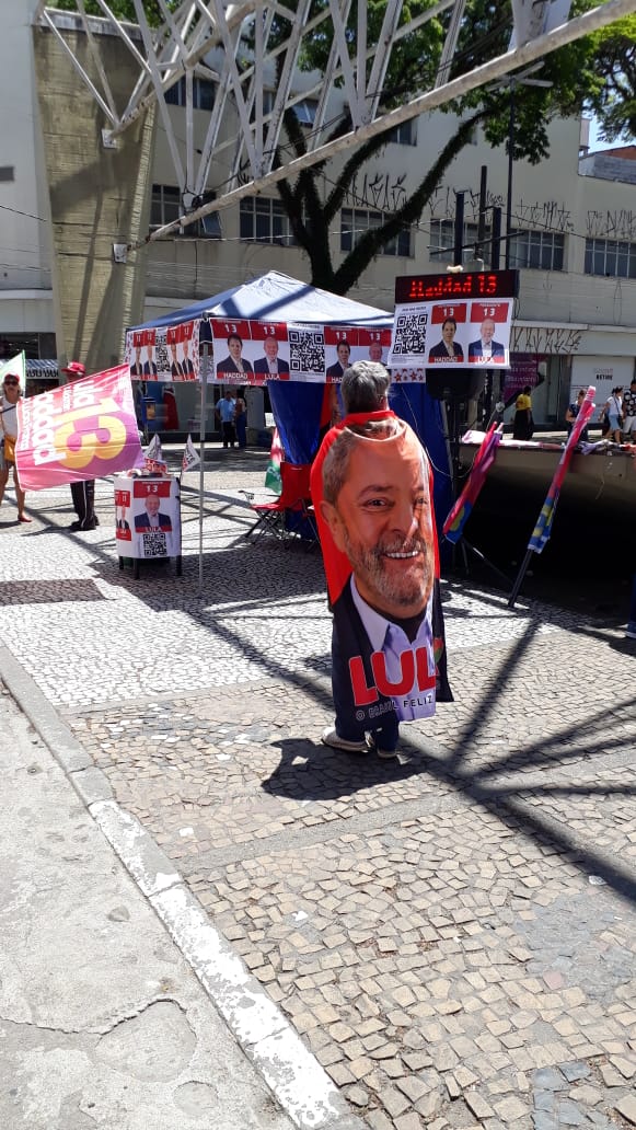 Um dia este senhor foi preso injustamente, mas hoje, 09/11/2022, ele se reuniu com os ministros do STF, como presidente!